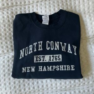 ❌SOLD❌CREW NECK - North Conway, New Hampshire